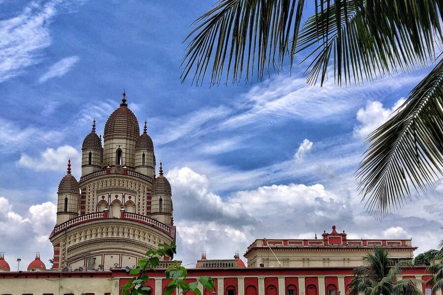Kolkata: Full-Day Spirituality & Temples Tour - Nakhoda Masjid: the main mosque of Kolkata, and a lesson in shared city space