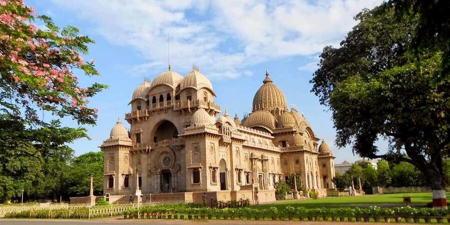 Kolkata: Heritage Walk with Boat Ride and local Transport - Price and logistics: what the $60 really covers
