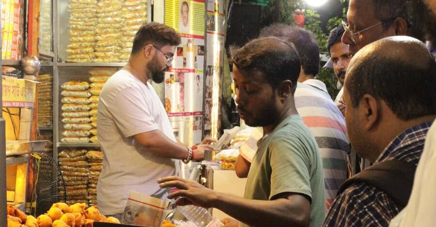 Kolkata Midtown Madness- A Street Food & Nightlife Tour - New Market chaats: phuchka, jhaal muri, aloo tikki, dahi phuchka