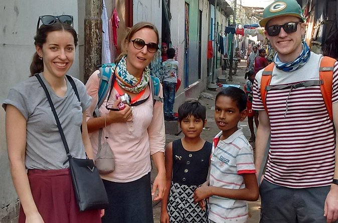 Kolkata Slum Walking Tour - Open-Air Laundries and Small Shops: The Daily Rhythm of Service