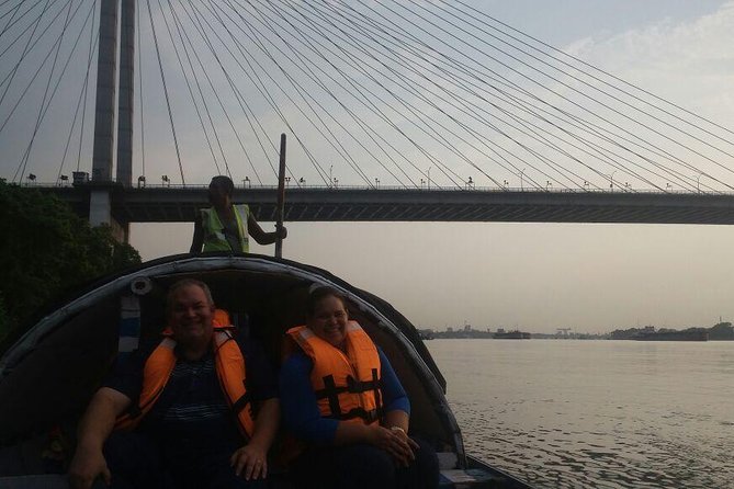Kolkata tour in private car with guide & lunch for immersive cultural experience - Price and What $125 Buys You in Real Value