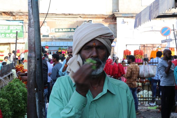 KR Market Photo Walk - Meet Your Photographer Guide: What to Expect From the Leadership