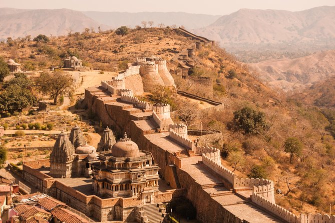 Kumbhalgarh and Ranakpur: Private Day Trip from Udaipur - Kumbhalgarh Fort, UNESCO Hill Forts of Rajasthan at a Real Driving Distance