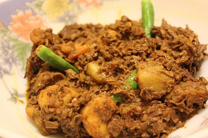 Learn to Cook Authentic Bengali Food in a Local Home - The cooking demo you’ll actually use later