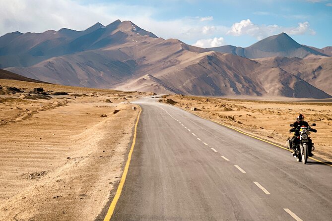 Leh Ladakh Motorcycle Tour / Private Luxury Car Tours - Day 2: Hall of Fame, Gurudwara Pathar Sahib, Magnetic Hill, and the Indus-Zanskar meeting
