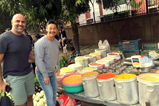 Local Market Tour & Five Course Meal Class - Lajpat Nagar Central Market stop: spice shopping with a purpose
