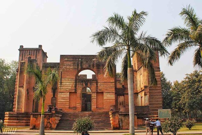 Lucknow tour in one day - Private & guided tour - Getting Picked Up and Staying Comfortable for 10 to 11 Hours