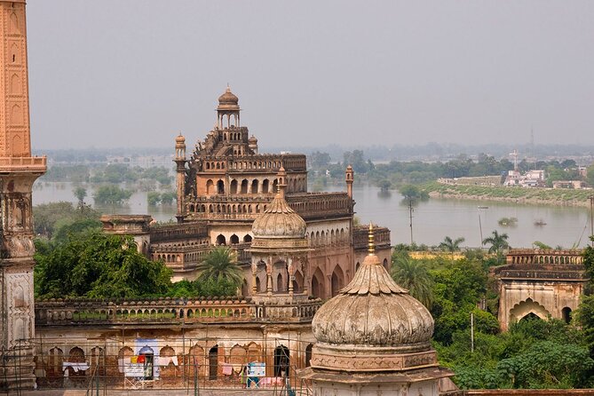 Lucknow tour in one day - Private & guided tour - Stop 3: Rumi Darwaza, an Awadhi Gateway Built for Impact