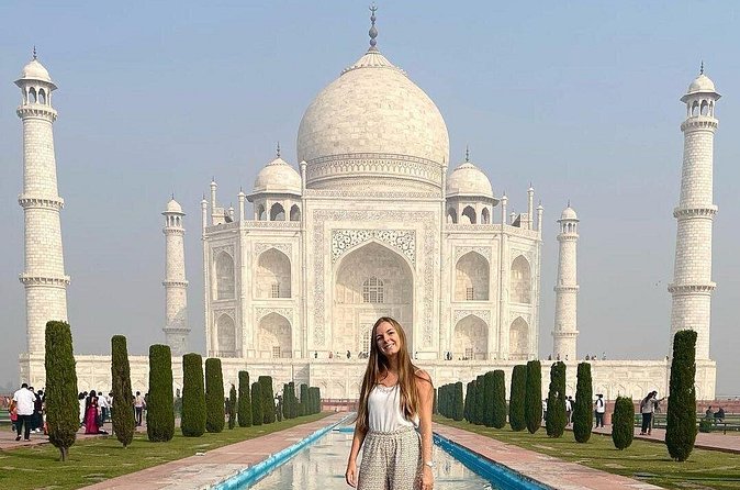 Luxury Same Day Taj Mahal tour From Delhi - All Inclusive - Lunch at DoubleTree by Hilton Agra, and how to use the break