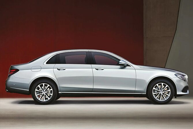 Luxury Taj Mahal Tour by Mercedes - BMW - Audi - The early 6:00 AM pickup, and why it matters in Agra