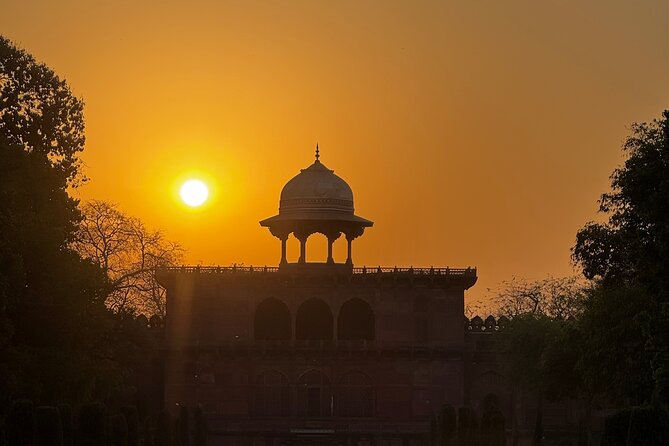 Luxury Taj Mahal Tour By SUPERFAST Train From Delhi - Local markets at 3:30 pm: shopping with time constraints in mind