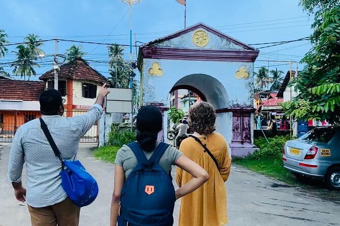 Mattancherry Heritage Tour by The Kochi Heritage Project - Getting started at Nehru Memorial Town Hall, then finding the right rhythm