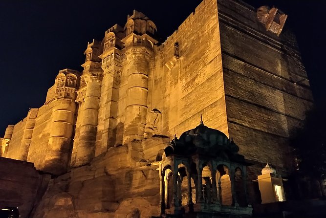 Mehrangarh Fort and Blue City Historic Tour with Local Guide - Clock Tower Market: what to see in 30 minutes and how to act there
