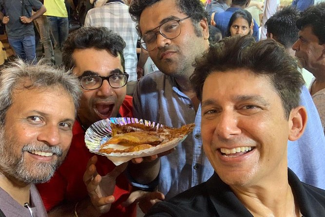 Mohd Ali Road Kebab & Curry Food Trail in Mumbai with Guide - Stop 1: Shree S V Enterprises for buttery chicken with a celebrity link
