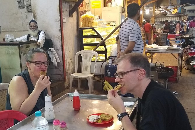 Mohd Ali Road Kebab & Curry Food Trail in Mumbai with Guide - What to do during the walk so you enjoy every bite