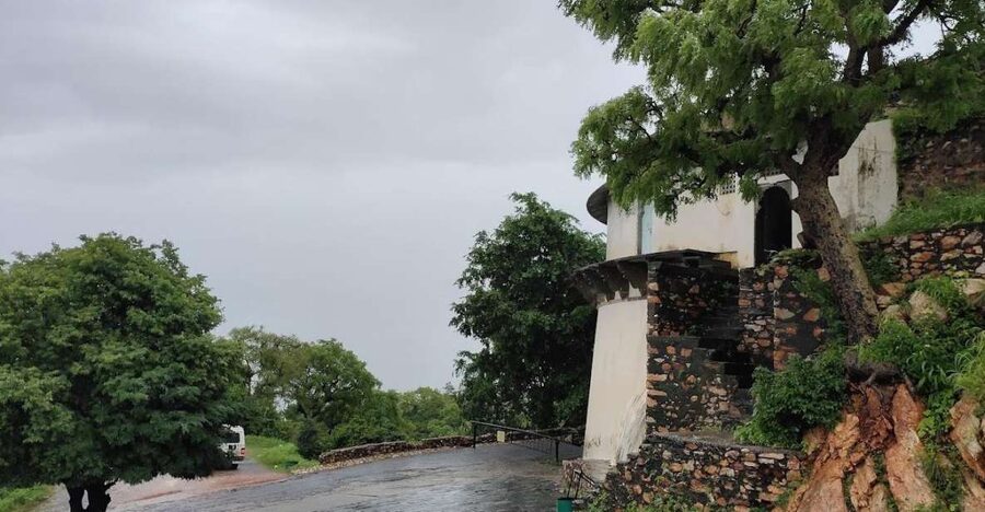 Monsoon Palace (Sajjangarh) E-bike Trail - What to Bring, What to Know About Water, and Comfort Tips