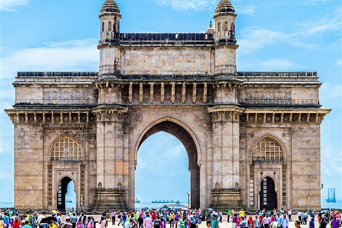 Mumbai City of Dreams Tour in Private Vehicle - The Bombay High Court area: a brief taste of civic power