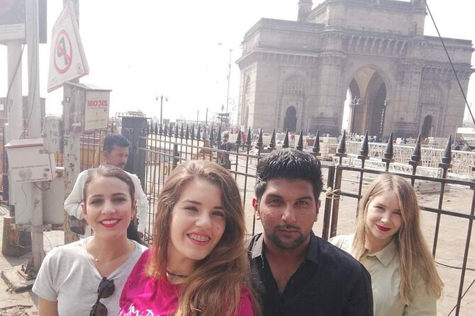 Mumbai City Tour - Banganga Tank and the Walkeshwar Temple complex