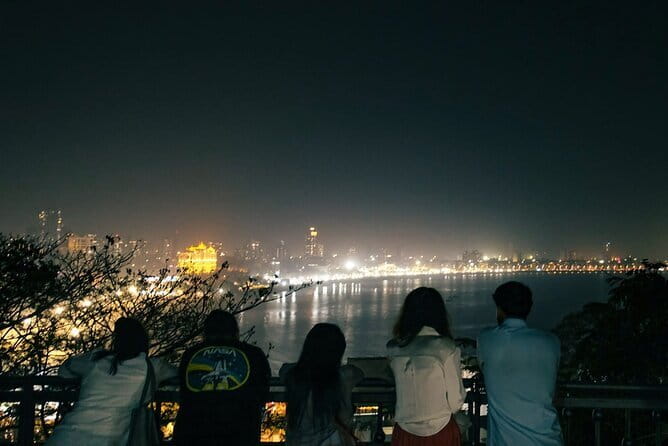 Mumbai City Tour with Licensed Guide and Lunch - Meeting at Ballard Pier, Then Getting Your Bearings Fast