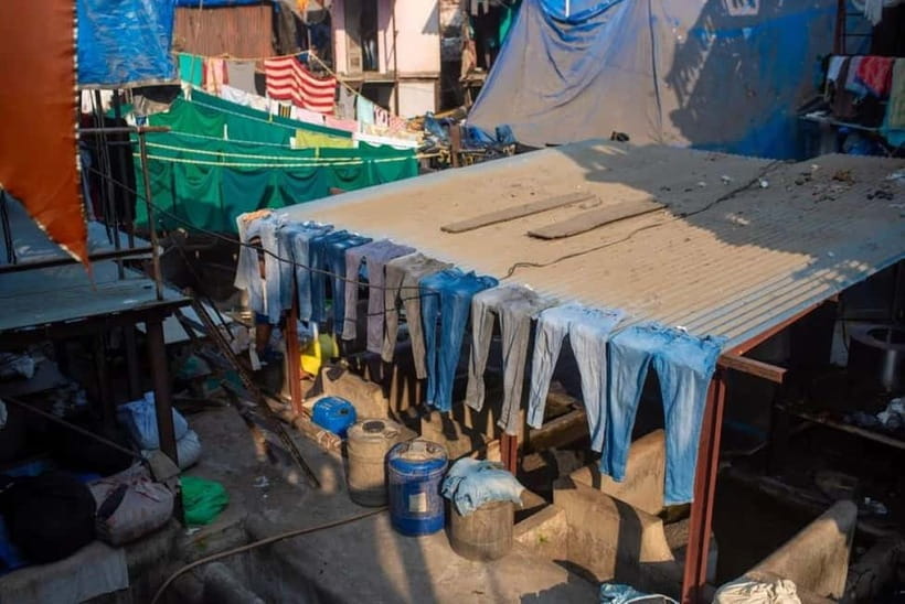 Mumbai: Dharavi Slum and Dhobi Ghat Laundry Tour - Why Dhobi Ghat laundry and Dharavi industry belong together
