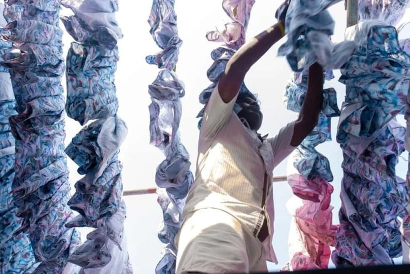 Mumbai: Dharavi Slum and Dhobi Ghat Laundry Tour - The local train segment: 15 minutes that feel like real transport