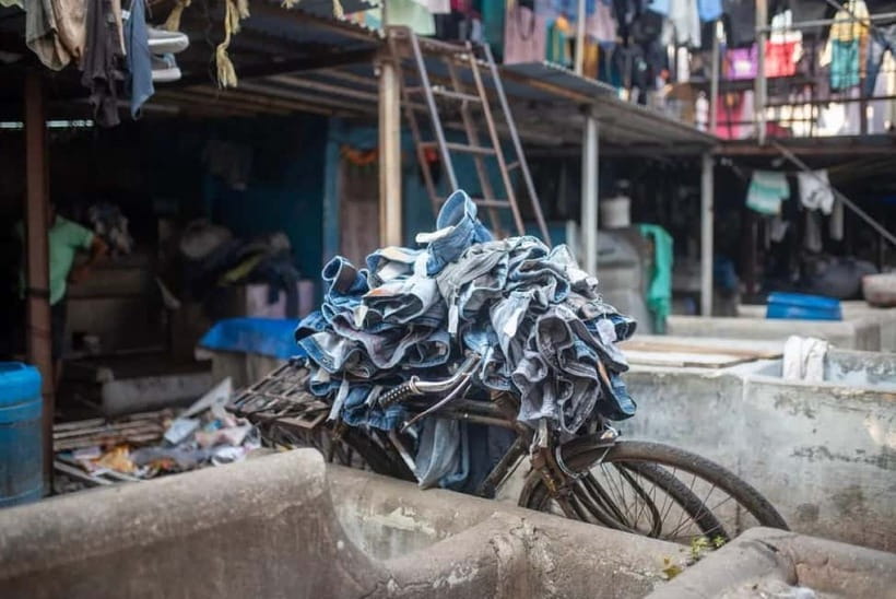 Mumbai: Dharavi Slum and Dhobi Ghat Laundry Tour - Dharavi’s industry map: leather, pottery at Kumbhar Wada, and plastic recycling
