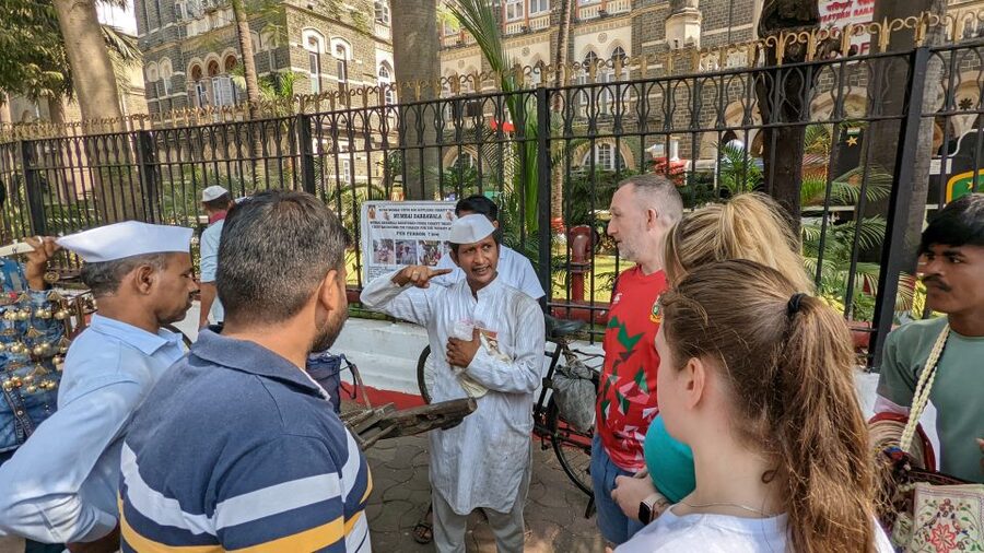 Mumbai: Dharavi Slum, DhobiGhat, and Dabbawallas Tour - Best time to book if dabbawallas are a must