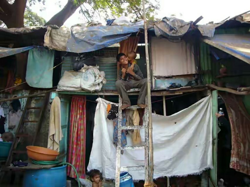 Mumbai: Dharavi Slum Slumdog Millionaire Tour with a Local - Optional vegetarian meal in a local home