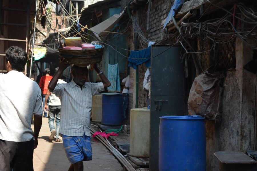 Mumbai: Dharavi Slum Tour with Dhobi Ghat (Open-Air Laundry) - Your guide matters: how Pooja, Anushka, Varsha, and others change the day
