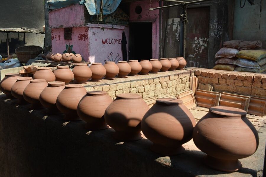Mumbai: Dharavi Slum Tour with Dhobi Ghat (Open-Air Laundry) - Photography and dignity: how to handle your camera respectfully
