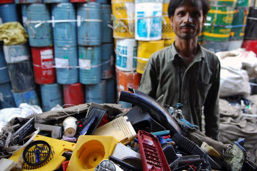Mumbai: Dharavi Slum Walking Tour with Options - The best choice: lunch with a family or an art-focused street walk