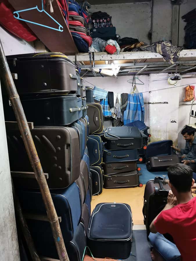 Mumbai: Dharavi Slumdog Tour -See the real Slum with a Local - Behind the Trades: Plastic Recycling, Garments, Leather, and Metal Work