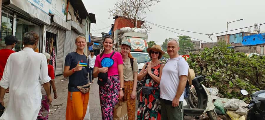 Mumbai: Dharavi Slumdog Tour -See the real Slum with a Local - Respect and Safety: Why a Resident Guide Matters