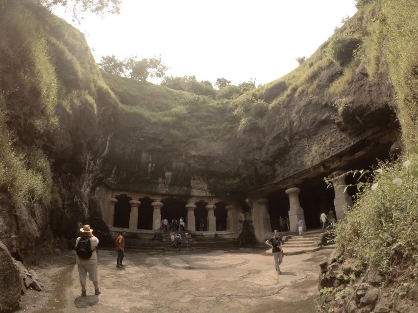 Mumbai: Elephanta Caves Half-Day Guided Tour with Expert - The 120 steps to the plateau: manage the climb, keep your energy