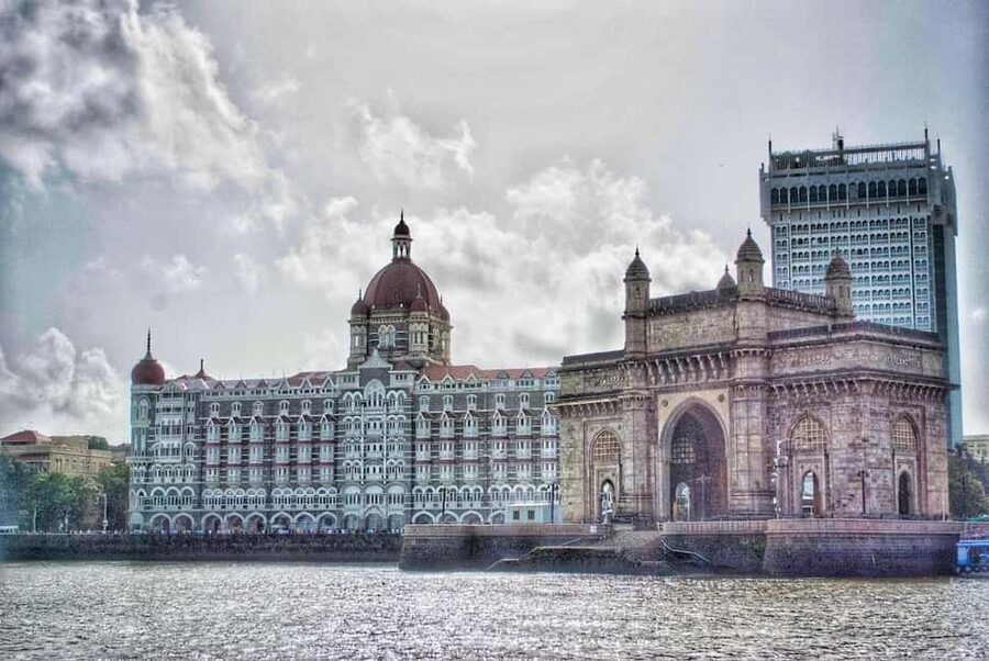 Mumbai: Exclusive Full-Day City Tour with Optional Caves - Dharavi Slum visit: how to approach it respectfully and what it teaches