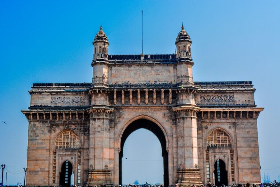 Mumbai: Guided City Sightseeing Tour - Hanging Gardens and Dhobi Ghat, seeing Mumbai as a working city