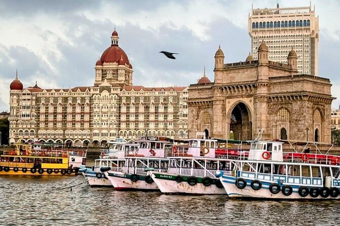 Mumbai Heritage Walk and Elephanta Caves Experience - Guide quality and group flow: what to expect with a max of 100