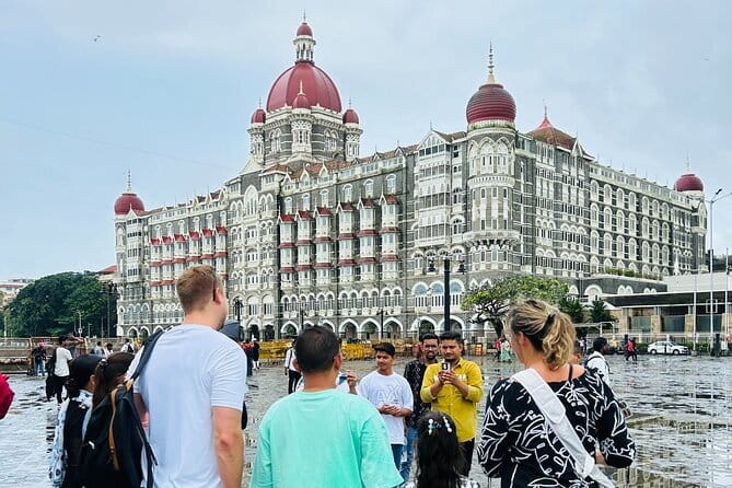 Mumbai Highlight : Exclusive Private Luxury Sightseeing Tour - Oval Maidan and Marine Drive: open space plus city views
