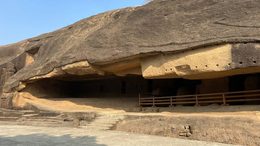 Mumbai: Kanheri Caves and The Golden Pagoda Temple - From pickup to peace, how the day actually feels