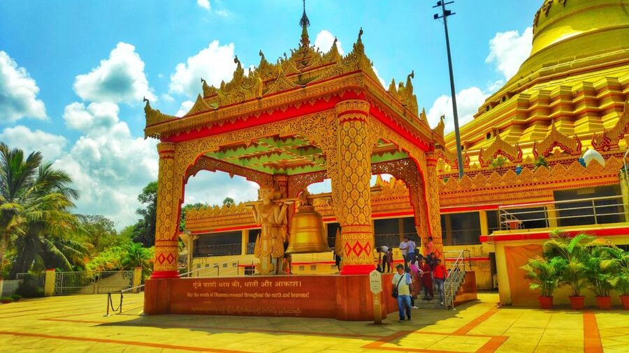 Mumbai: Kanheri Caves and The Golden Pagoda Temple - Timing, heat, and how much walking you should expect
