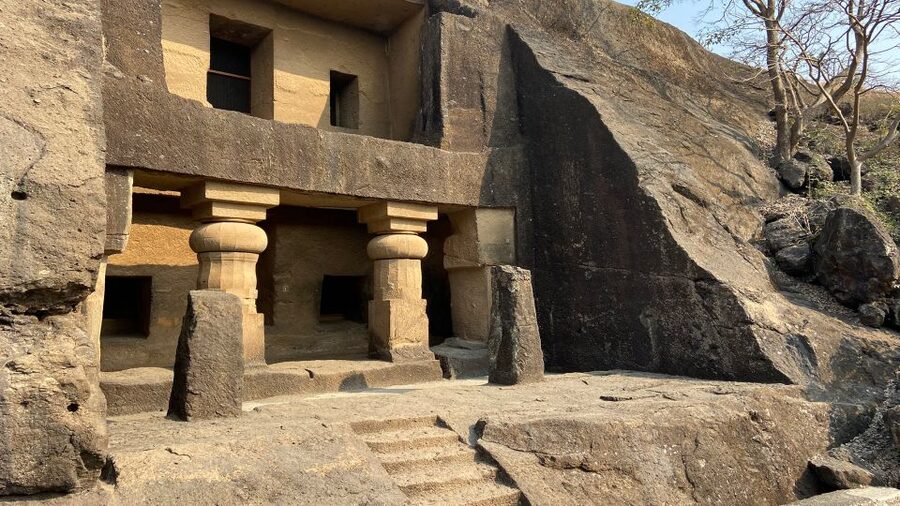 Mumbai: Kanheri Caves and The Golden Pagoda Temple - Kanheri Caves: entering Buddhist rock-cut spaces in basalt