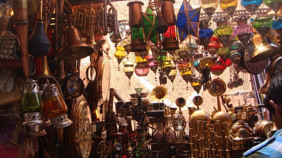 Mumbai Market Tour - Jama Masjid, Mumba Devi Temple, and Madhav Baugh in the Middle of Markets