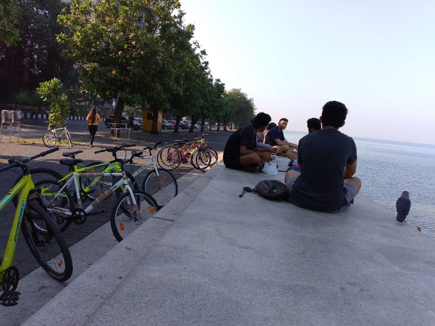 Mumbai: Morning Bicycle Tour - Gateway of India to CSMT: iconic architecture, low-crowd timing