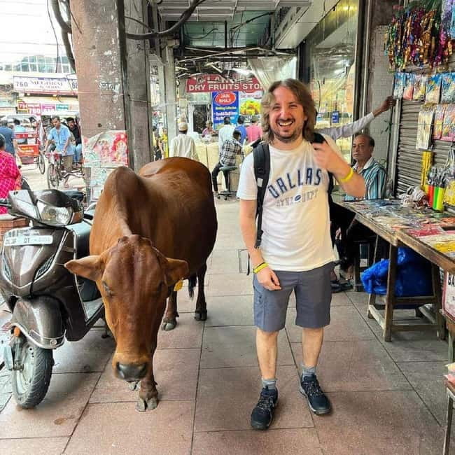 Mumbai: Private Dharavi Slum Tour by a Local with Pickup - Slumdog Millionaire filming inside Dharavi, and what to watch for