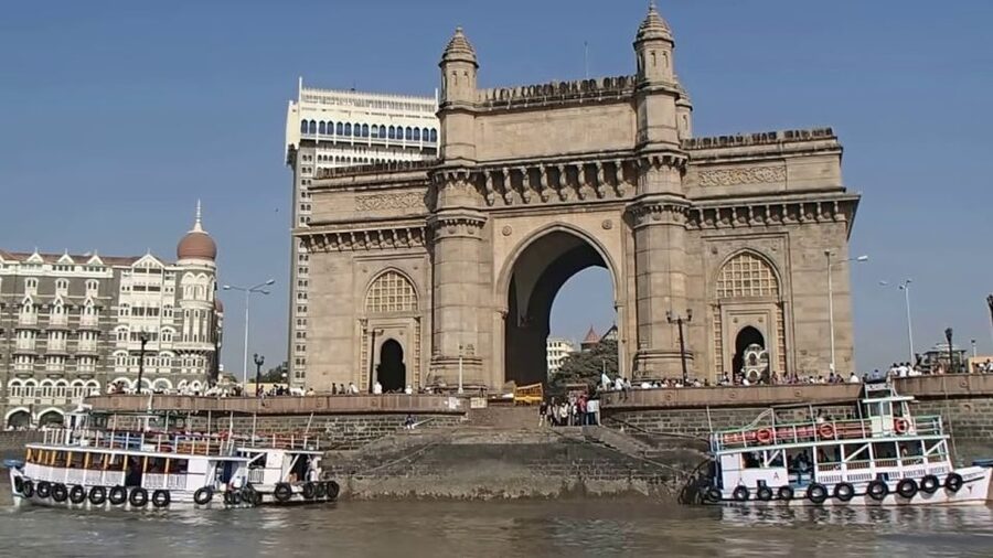 Mumbai: Private or Group City Guided Sightseeing Tour - Oval Maidan, Kala Ghoda, and Asiatic Society: Old Institutions, Big City Energy