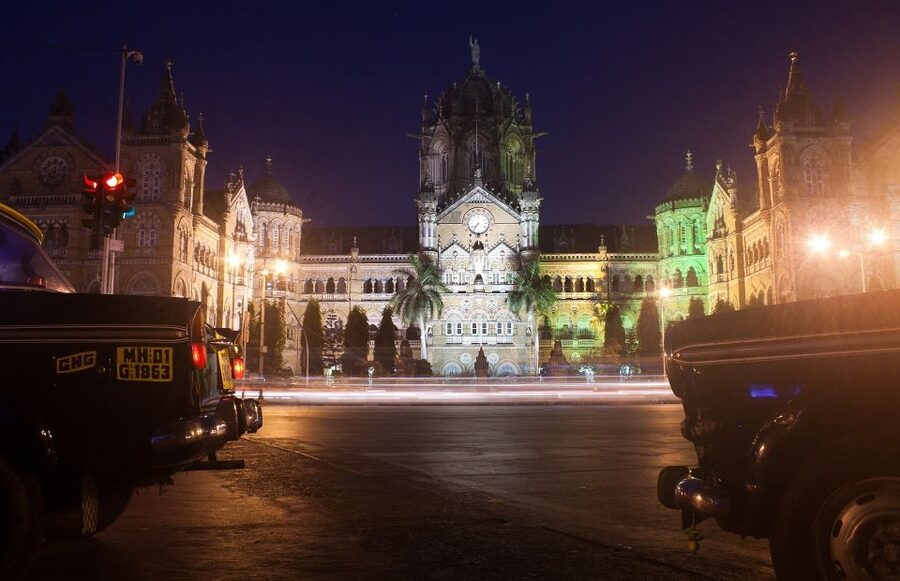 Mumbai: Private Walking Tour with a Local - Language Support That Keeps the Day Smooth