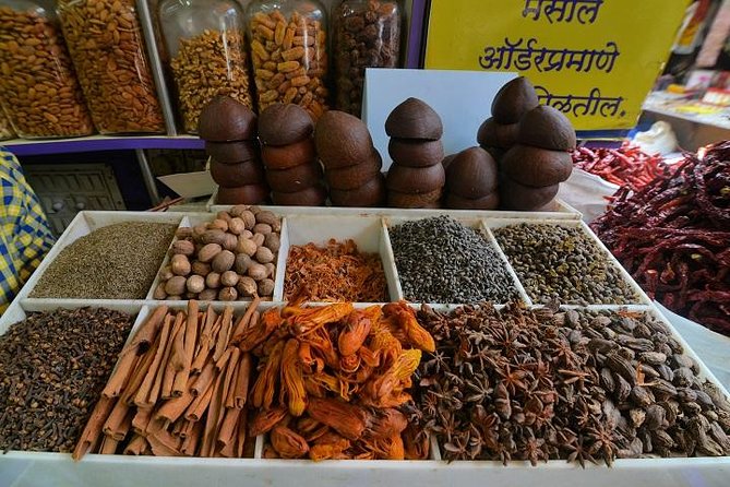 Mumbai Spice Markets and Bazaars Tour with Guide and Transport - How Friendly Guides Change the Market Experience