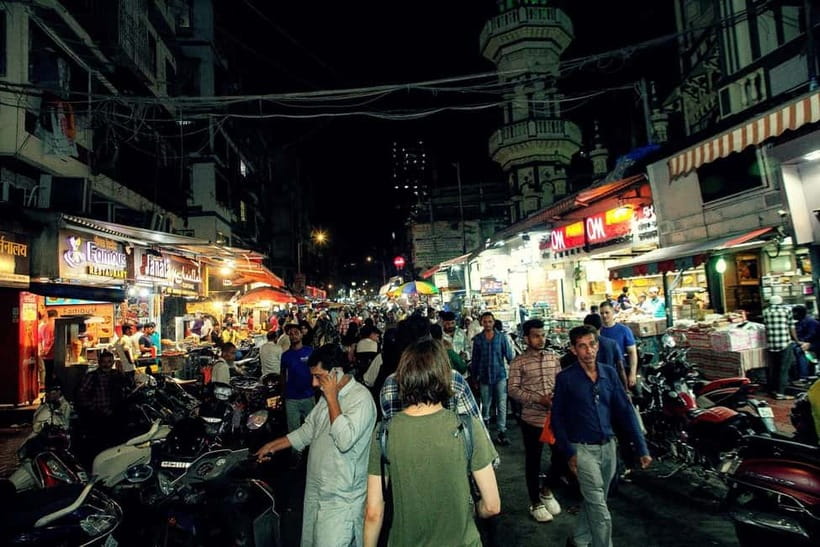 Mumbai: Street Food and Night Markets Tour - Bhuleshwar Food Market Visit: Fast Stops, Big Payoff
