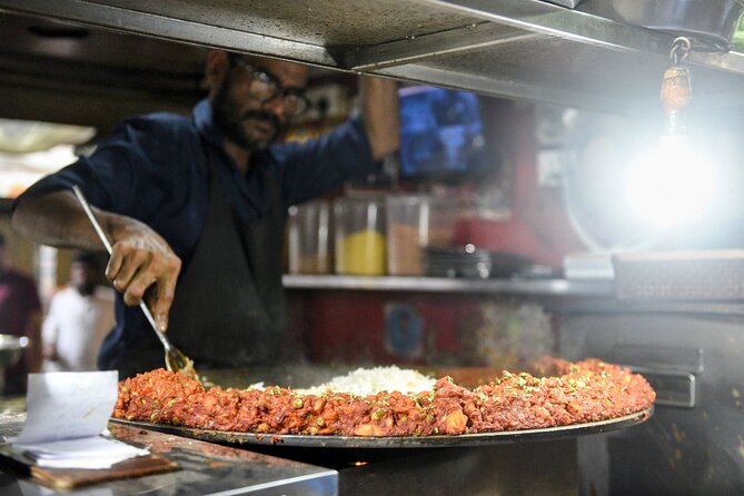 Mumbai Street Food & Bazaar Tour with Local Transport - Chira Bazaar and the market-lane feel