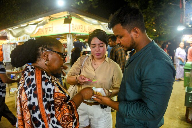 Mumbai Street Food & Bazaar Tour with Local Transport - Gateway of India, Oval Maidan, and the city’s style of show